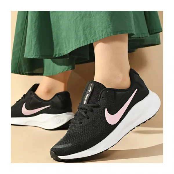 Dámska športová obuv (tréningová) NIKE Revolution 7 black white medium soft pink