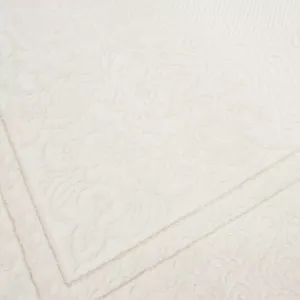 ModernýbielykoberecHERAPC45AsjemnýmreliéfnymvzoromŠírka:80cm|Dĺžka:150cm69227_125178