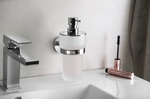 LARISSA Dávkovač mydla 250 ml, mliečne sklo, chróm WS019