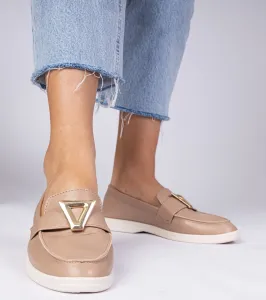 Gemre Tmavobéžové dámske mokasíny s elegantnou ozdobou Viletta