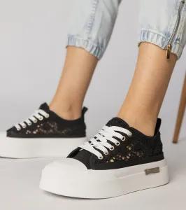Gemre Čierne dámske tenisky sneakersy s ažúrovým vzorom Runna