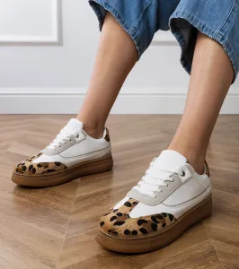 Gemre Biele tenisky s leopardím doplnkom Meril