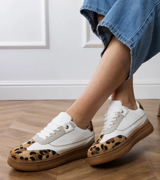 Gemre Biele tenisky s leopardím doplnkom Meril