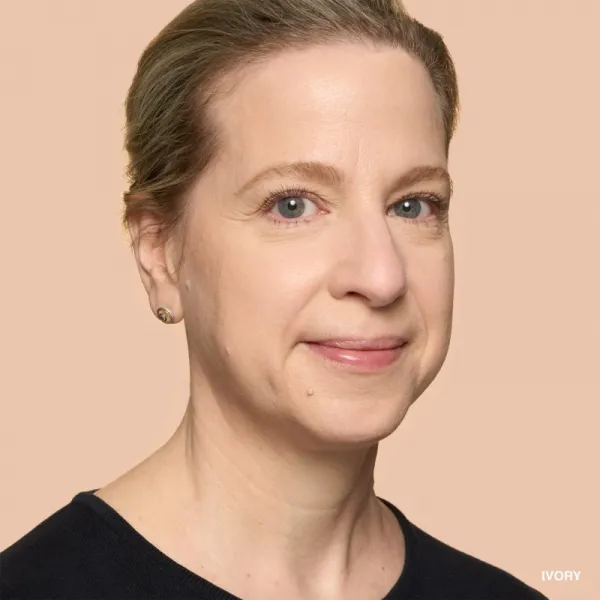 Bobbi Brown Weightless Skin Foundation SPF 15 Mini dlhotrvajúci zmatňujúci make-up s hydratačným účinkom odtieň Ivory 13 ml