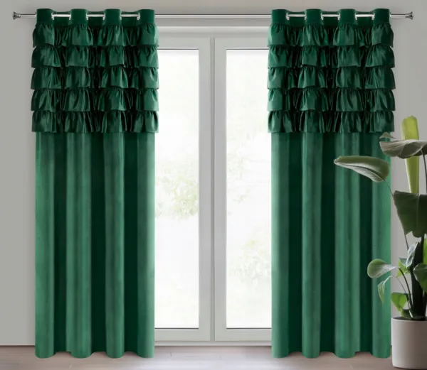 Elegantnýzamatovýzáveszdobenývolánom-smaragdovozelenýŠírka:140cm|Dĺžka:250cm