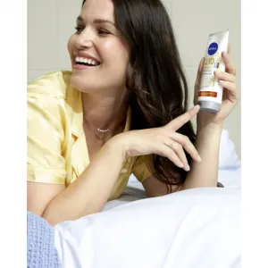 NIVEA Q10 Firming + Energizing spevňujúce telové sérum 200 ml