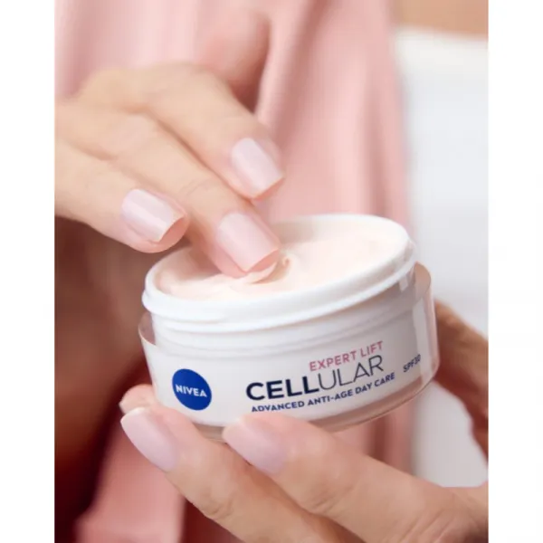 NIVEA Hyaluron Cellular Filler vypĺňajúci denný krém SPF 30 50 ml