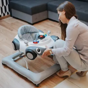 Chodítko pre bábätko Cars - hnedé