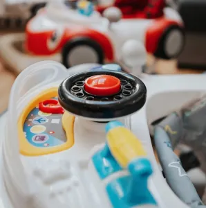 Chodítko pre bábätko Cars - hnedé