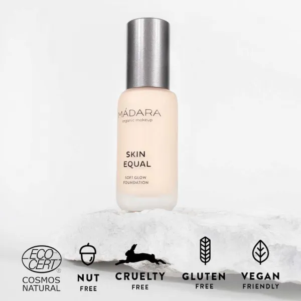 MÁDARA Skin Equal rozjasňujúci make-up pre prirodzený vzhľad SPF 15 odtieň #10 Porcelain 30 ml