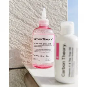 Carbon Theory Tea Tree Oil & Citric Acid hĺbkovo čistiace tonikum pre problematickú pleť, akné 250 ml