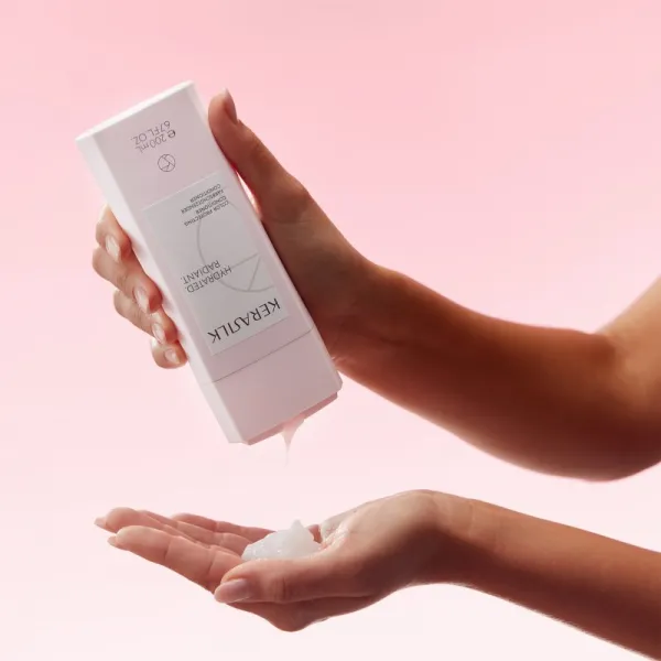 KERASILK Essentials Color Protecting Conditioner hydratačný kondicionér pre farbené vlasy 200 ml