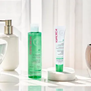 Topicrem AC Purifying Cleansing Gel hĺbkovo čistiaci gél pre mastnú citlivú pleť 200 ml