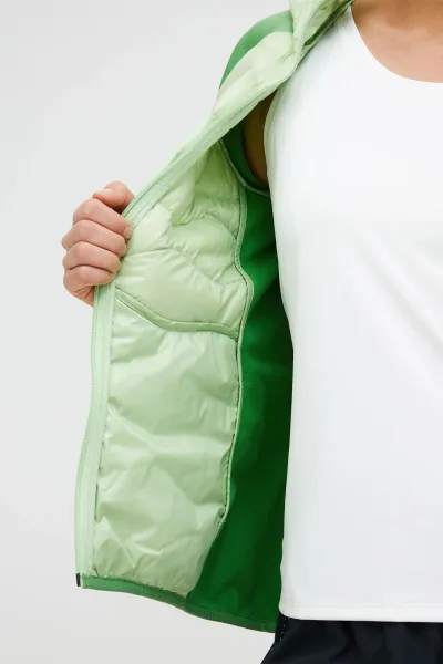 Bunda Peak Performance W Helium Down Hybrid Hood Vivid Green