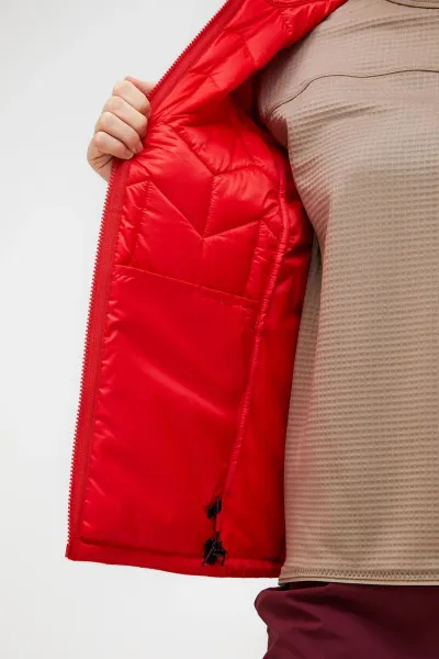 Bunda Peak Performance W Elevate Liner Hood Brilliant Red/Black/