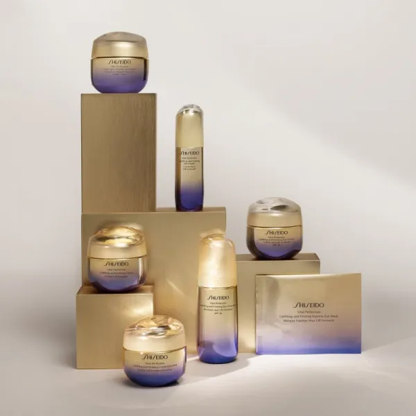 Shiseido Vital Perfection Uplifting & Firming Express Eye Mask liftingová a spevňujúca maska na očné okolie 12 ks