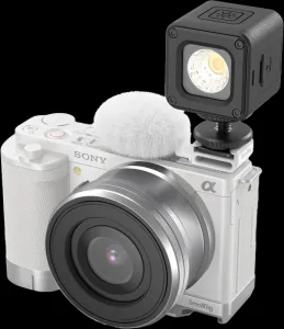 SmallRig 4734 Cold Shoe Adapter s Furry Windscreen pre fotoaparáty Sony série ZV (biela)