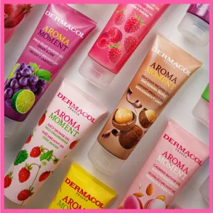 Dermacol Aroma Moment Wild Strawberries pena do kúpeľa cestovné balenie 2x15 ml