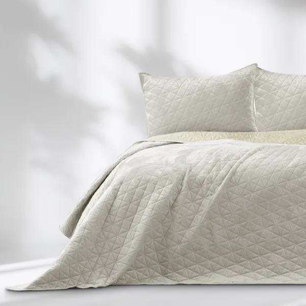 Restilo Prešívaný prehoz na posteľ LAILA 170x210 krémový