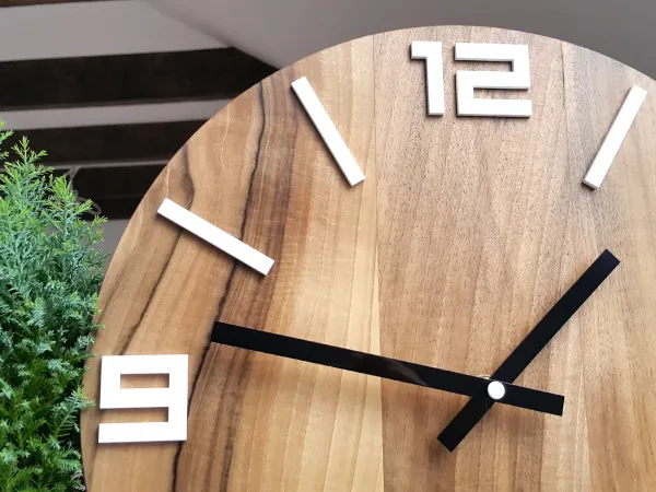 ModernClock Hodiny Arabic Wood hnedo-čierne