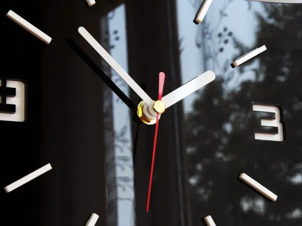 ModernClock Nástěnné hodiny Coffee černé
