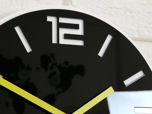 ModernClock Nástenné hodiny Dixon čierne