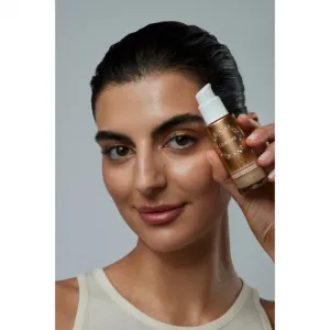 Lumene Natural Glow rozjasňujúci make-up pre prirodzený vzhľad SPF 20 odtieň 5 Deep Tan (Warm) 30 ml