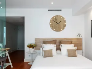 ModernClock Nástěnné hodiny Big Oak hnědé