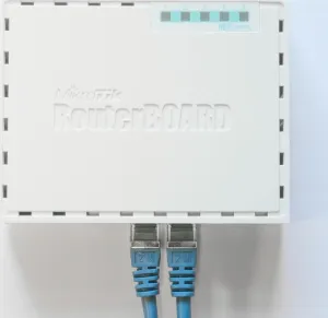 MikroTik RouterBOARD hEX, 880MHz dual-core CPU, 256MB RAM, 5x LAN, USB, microSD slot, vč. L4 licence