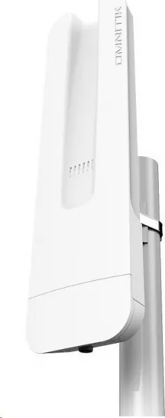 MikroTik RouterBOARD OmniTik 5 ac PoE, 720MHz CPU, 128MB RAM, PoE out,5x GLAN,5GHz Wi-Fi, 2x7.5dBi, 802.11a/n/ac, vrátane. L4