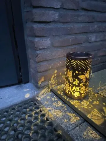 Solárna lampa Zlatí motýle