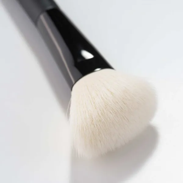 ARTDECO Brush Premium štetec na lícenku 1 ks