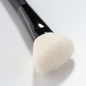 ARTDECO Brush Premium štetec na lícenku 1 ks