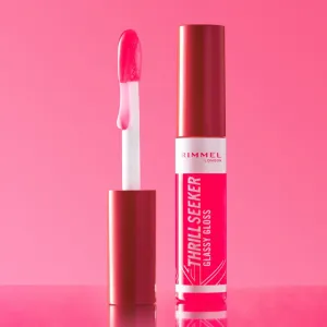Rimmel Thrill Seeker Glassy Gloss lesk na pery pre väčší objem odtieň 600 Berry Glace 10 ml