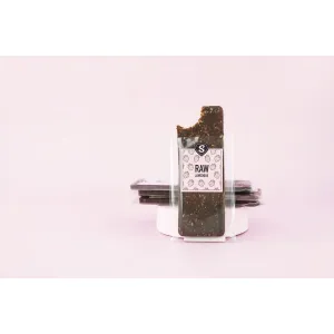 RAW tyčinka jahodová váha 1kg (20x50g)
