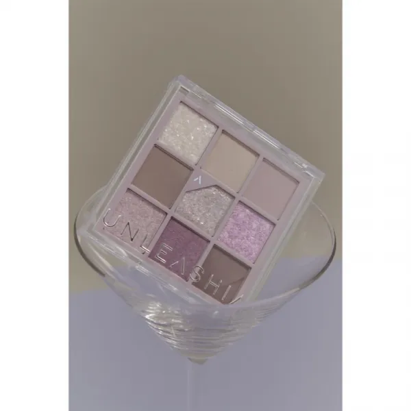 Unleashia Glitterpedia Eye Palette paletka očných tieňov odtieň No.4 All of Lavender Fog 6.2 g
