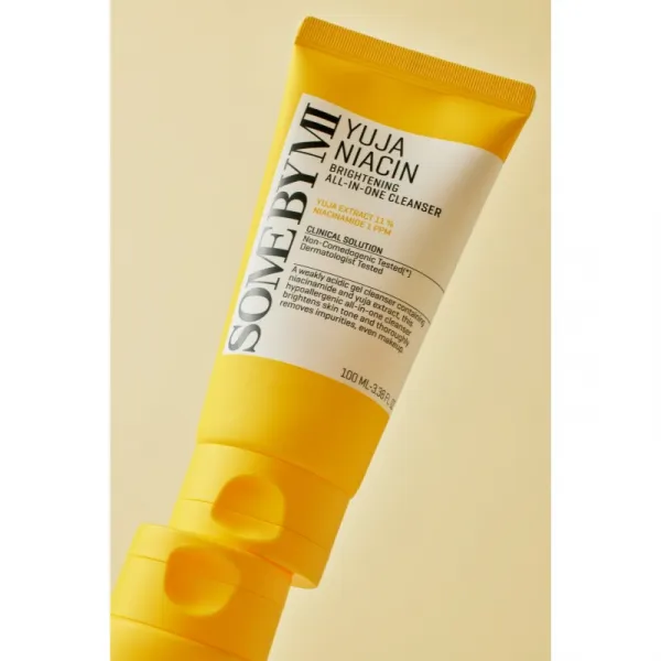 Some By Mi Yuja Niacin Brightening All in One Cleanser rozjasňujúca čistiaca pena pre citlivú pleť 100 ml
