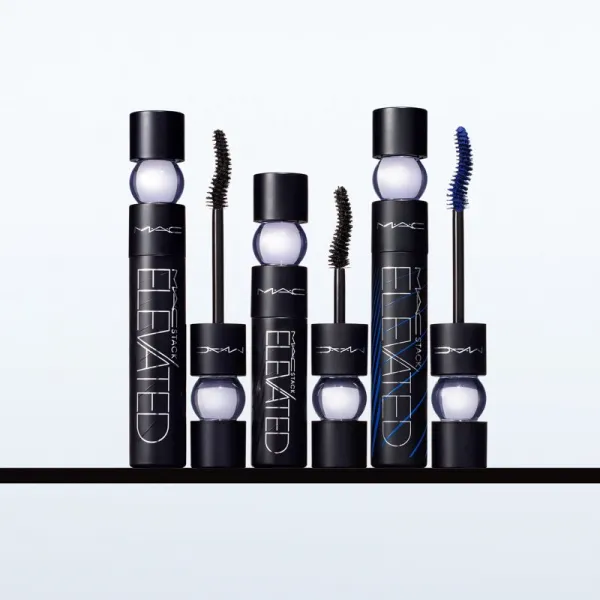 MAC Cosmetics MACStack Elevated Mascara dlhotrvajúca riasenka pre objem a natočenie mihalnic odtieň Denim Stack 12 ml