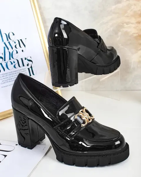 Resti Elegant women's moccasins on a post Jozii