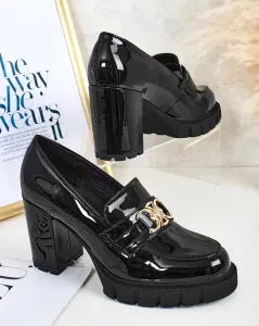 Resti Elegant women's moccasins on a post Jozii