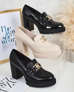 Resti Elegant women's moccasins on a post Jozii