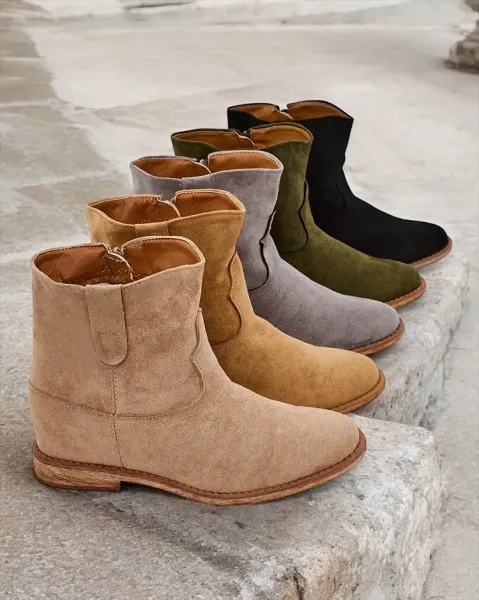Resti cowboy-style boots on a covered wedge Patorias