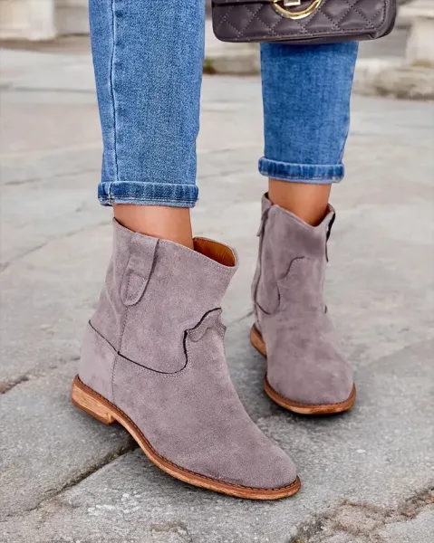 Resti cowboy-style boots on a covered wedge Patorias