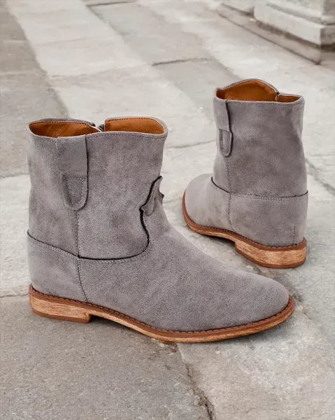 Resti cowboy-style boots on a covered wedge Patorias