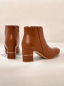 Resti Women's ankle boots on a post Afennor