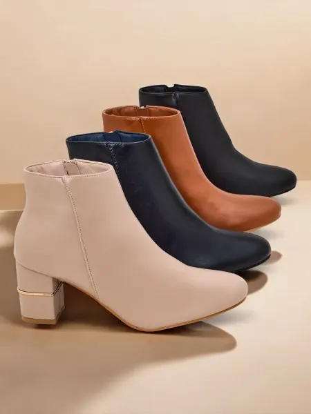 Resti Women's ankle boots on a post Afennor