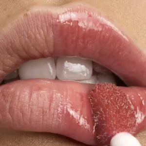 Lancôme Lip Idole Juicytreat lesk na pery odtieň 16 8.5 ml