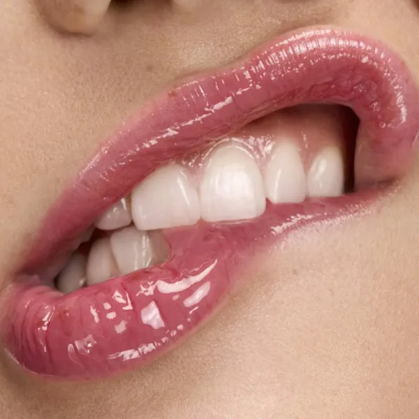 Lancôme Lip Idole Juicytreat lesk na pery odtieň 10 8.5 ml