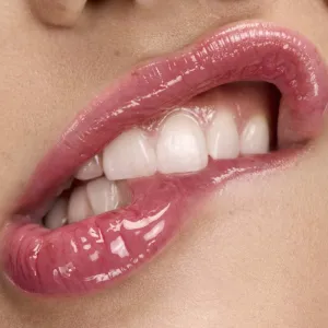 Lancôme Lip Idole Juicytreat lesk na pery odtieň 10 8.5 ml