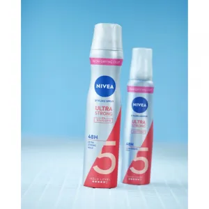 NIVEA Ultra Strong penové tužidlo 150 ml